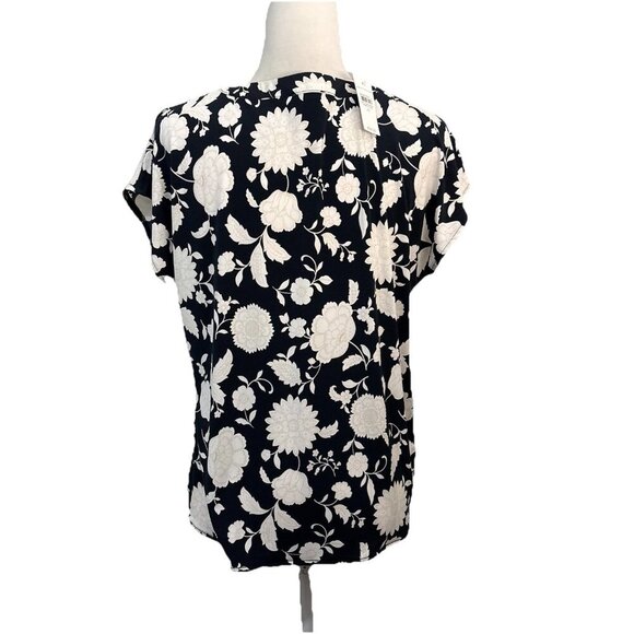 Ann Taylor Mix Media Pleat Front Top Blouse V Neck Size XS - Picture 2 of 10